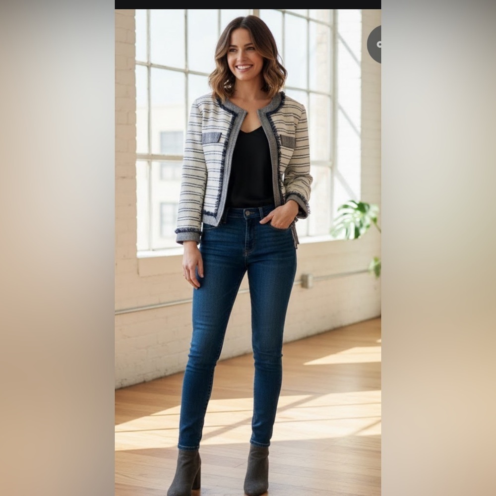 Zara women’s Striped Blazer - White and Gray
